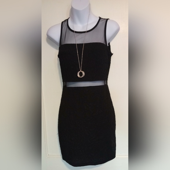 Forever 21 Dresses & Skirts - 🛍️ BUNDLE ONLY 🛍️Forever 21 Black Mini Dress